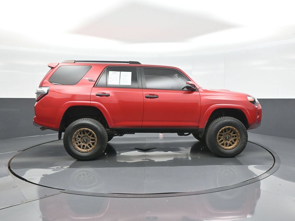Used 2022 Toyota 4Runner TRD Off-Road Premium AWD/4WD image 8