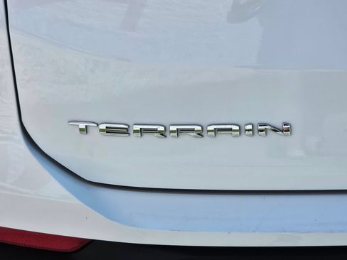 Used 2024 GMC Terrain SLE AWD/4WD image 30