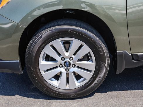 Used 2017 Subaru Outback 2.5i Premium w/ Popular Package #2 AWD/4WD image 29
