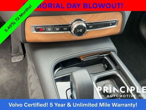 Certified 2025 Volvo XC90 B6 Ultra AWD/4WD image 22