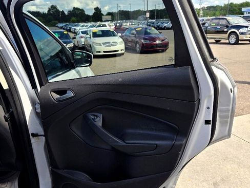 Used 2016 Ford Escape SE image 14