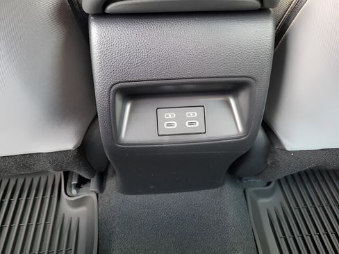 Certified 2025 Toyota Corolla SE image 11