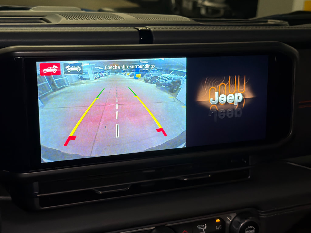 Used 2024 Jeep Wrangler Unlimited Rubicon w/ Technology Group AWD/4WD image 26