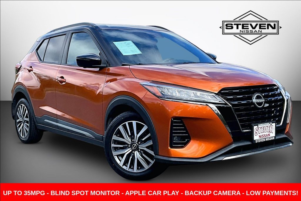 Used 2023 Nissan Kicks SR w/ SR Premium Package FWD image 1