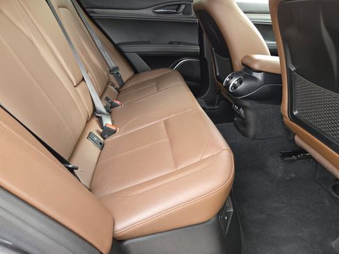 Used 2023 Alfa Romeo Stelvio Ti image 14