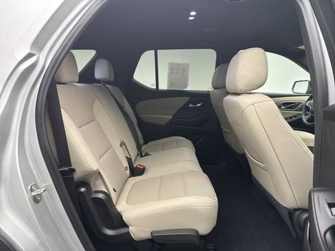 Used 2022 Chevrolet Traverse LS image 17
