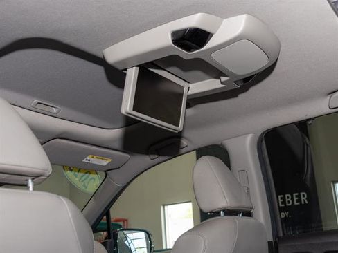 Used 2022 Honda Pilot Touring image 16