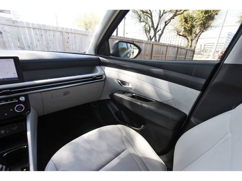 Used 2025 Hyundai Tucson SEL FWD image 11