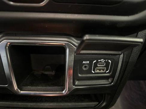 Used 2021 Jeep Wrangler Unlimited Sport AWD/4WD image 29