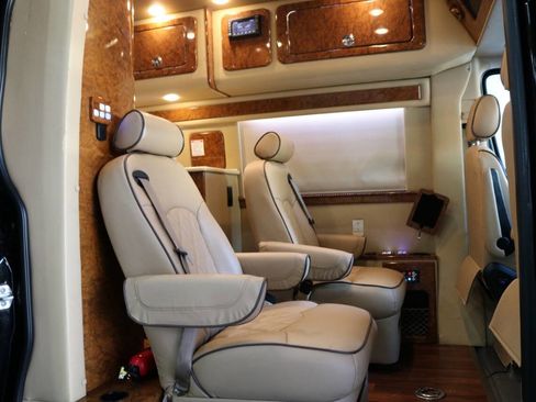 Used 2015 Mercedes-Benz Sprinter 3500 image 3