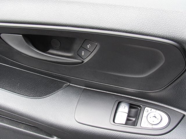 Used 2023 Mercedes-Benz Metris Passenger image 31