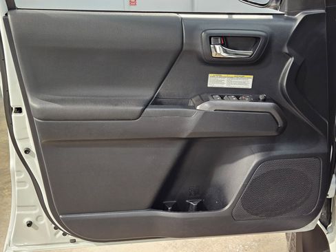 Used 2019 Toyota Tacoma TRD Off-Road AWD/4WD image 20