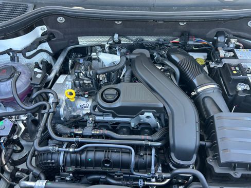 New 2026 Volkswagen Taos SE FWD image 20