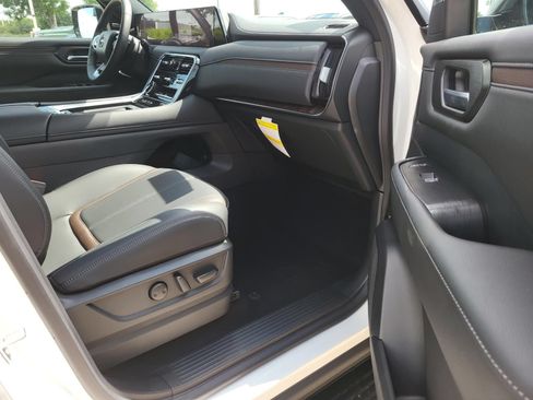 New 2026 Nissan Armada SL w/ Captain's Chari Seat Package RWD image 11