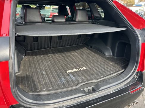 Used 2021 Toyota RAV4 SE w/ Weather & Moonroof Package image 33