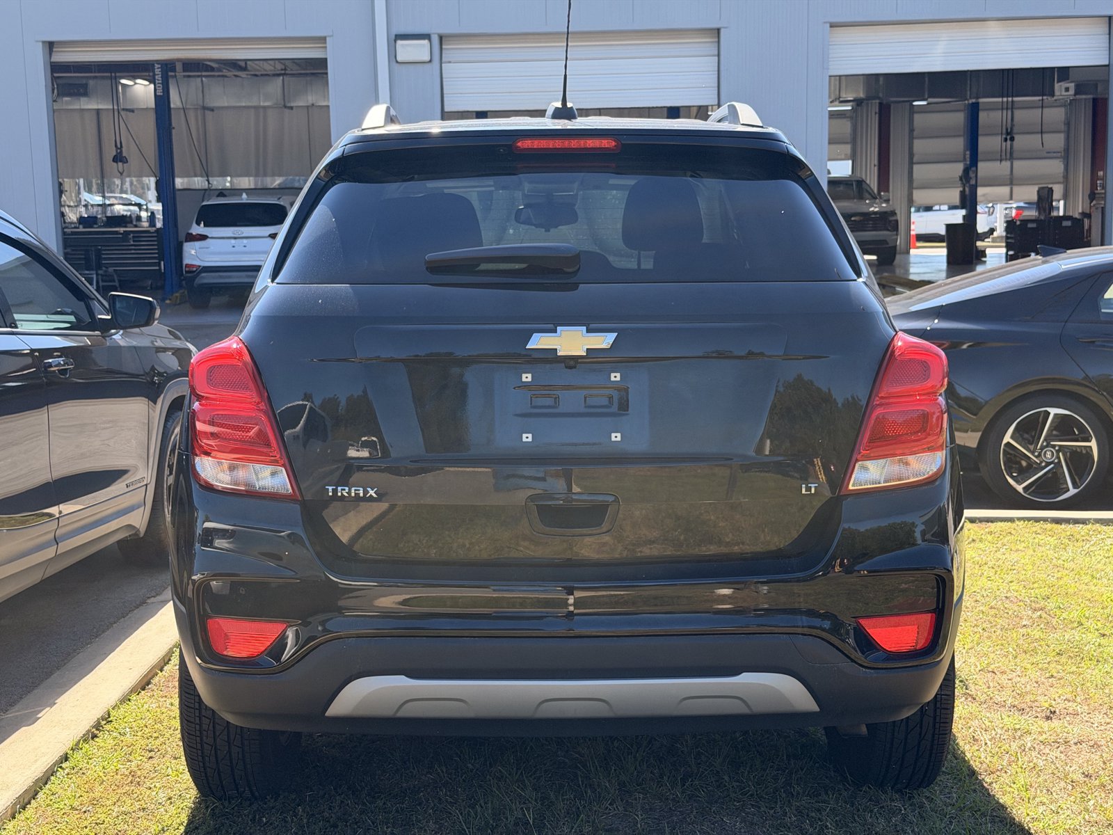 Used 2020 Chevrolet Trax LT FWD image 10