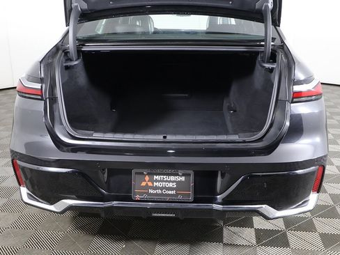 Used 2025 BMW 740i xDrive image 19