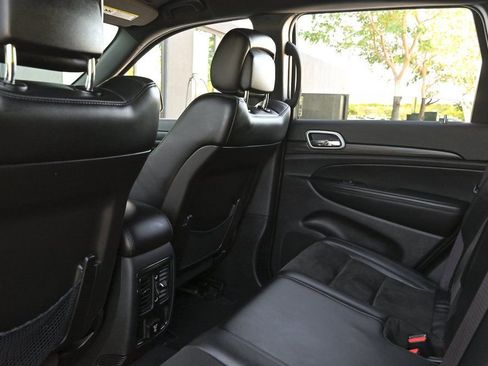 Used 2021 Jeep Grand Cherokee Laredo X RWD image 15