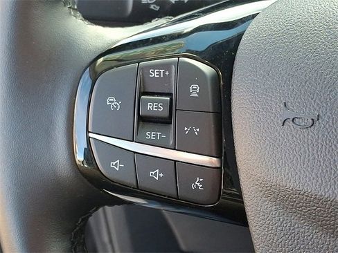 Certified 2025 Ford Escape Platinum w/ Premium Technology Package image 22