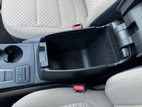 Used 2020 Ford Escape SE FWD image 19