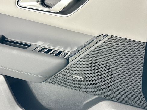 Used 2026 Land Rover Range Rover Velar S image 16