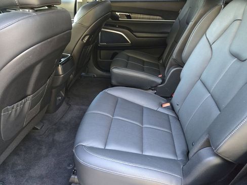 Certified 2025 Kia Telluride EX w/ EX Captain's Chair Package image 28