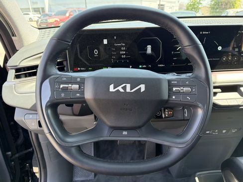 Used 2026 Kia EV9 Light RWD image 8