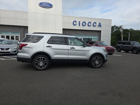 Used 2017 Ford Explorer Sport w/ Equipment Group 401A AWD/4WD image 8