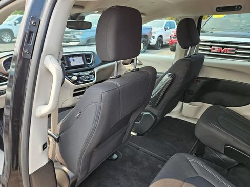 Used 2023 Chrysler Voyager LX FWD image 20