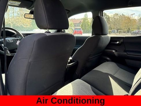 Used 2023 Toyota Tacoma TRD Off-Road image 17