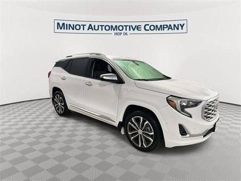 Used 2020 GMC Terrain Denali w/ Denali Premium Package image 2