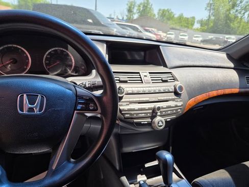 Used 2011 Honda Accord EX image 17