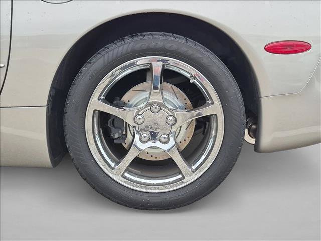 Used 1998 Chevrolet Corvette Coupe RWD image 10