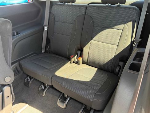 Used 2023 GMC Acadia SLE FWD image 26