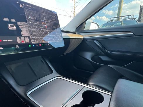 Used 2021 Tesla Model 3 Standard Range Plus image 41