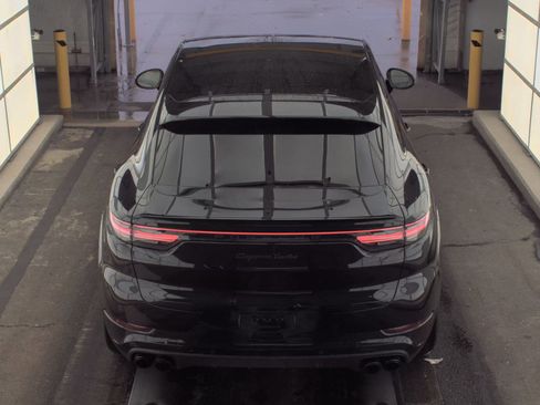 Used 2020 Porsche Cayenne Turbo image 7