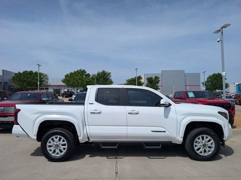 New 2026 Toyota Tacoma SR5 AWD/4WD image 3