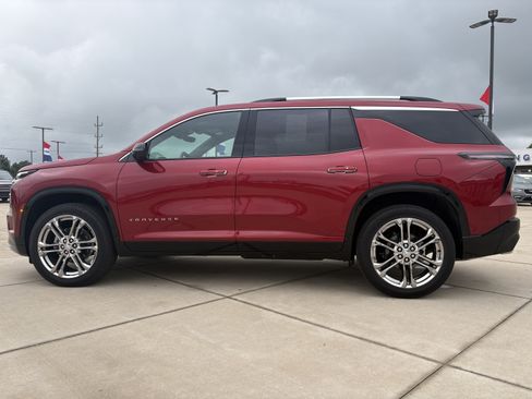 Used 2026 Chevrolet Traverse High Country w/ LPO, Floor Liner Package FWD image 6