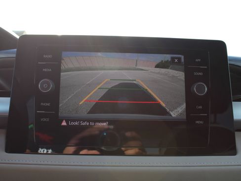 New 2025 Volkswagen Taos SE image 14