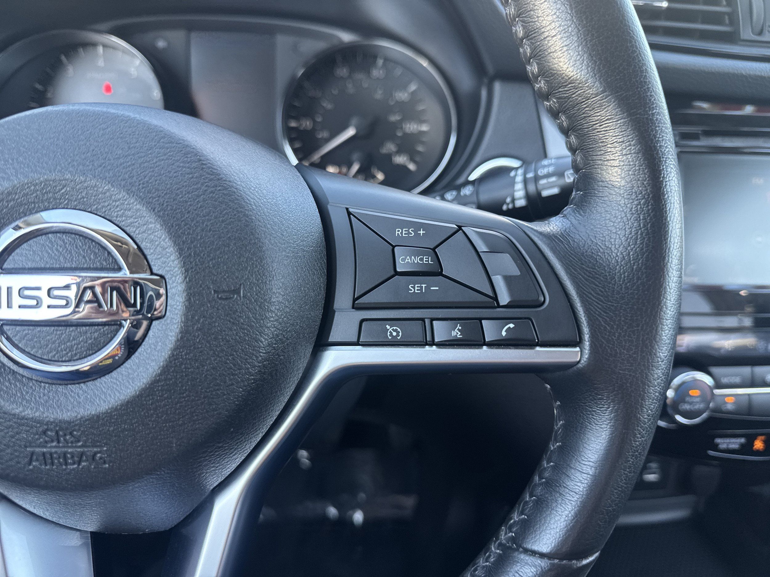 Used 2019 Nissan Rogue SV AWD/4WD image 19