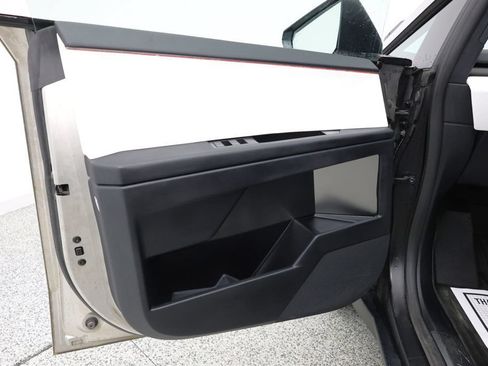 Used 2024 Tesla Cybertruck AWD Crew Cab image 8