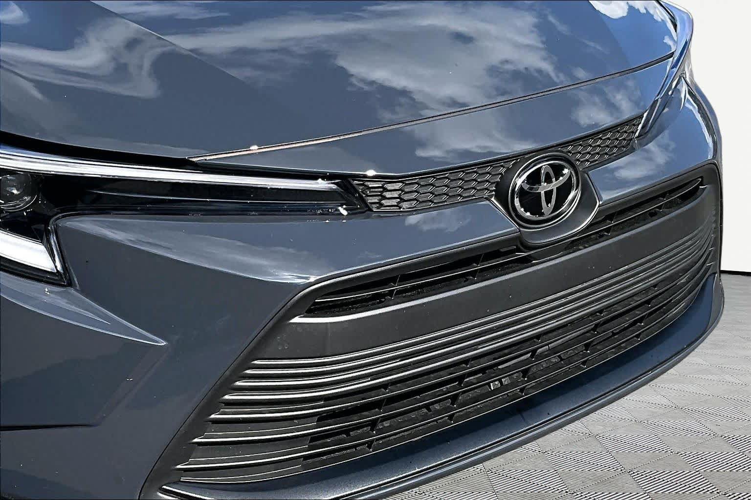 Used 2026 Toyota Corolla LE FWD image 30