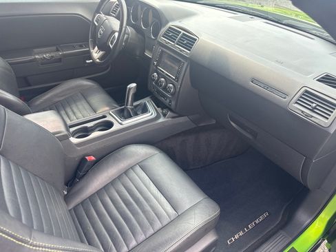 Used 2011 Dodge Challenger R/T RWD image 22
