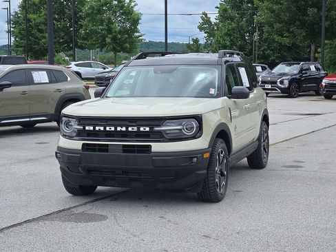 Used 2024 Ford Bronco Sport Outer Banks w/ Tech Package AWD/4WD image 2