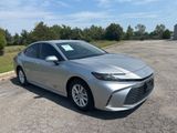 Used 2025 Toyota Camry XLE image 3