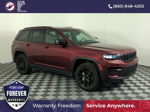 Used 2024 Jeep Grand Cherokee Altitude AWD/4WD image 8