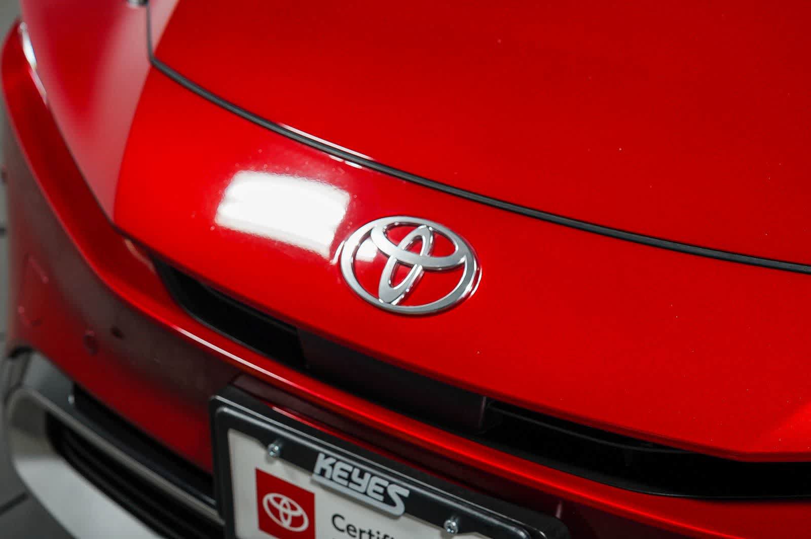 Certified 2026 Toyota Prius Plug-In Hybrid FWD image 8