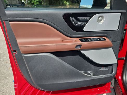 New 2026 Lincoln Aviator Reserve AWD/4WD image 14