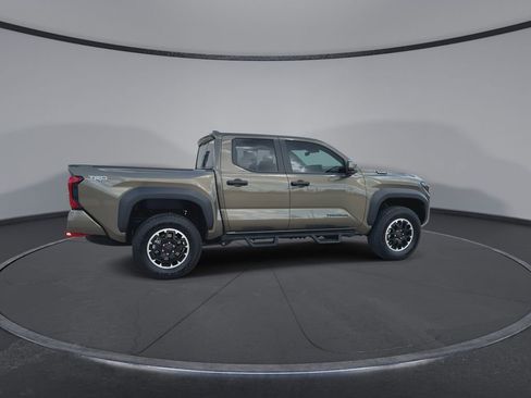 Used 2025 Toyota Tacoma TRD Off-Road image 9