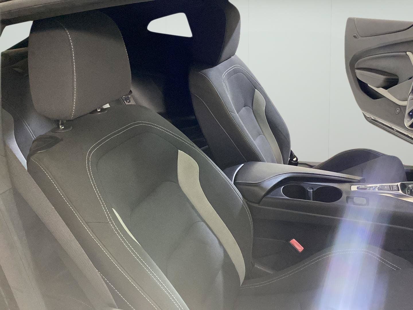 Used 2020 Chevrolet Camaro LT RWD image 26